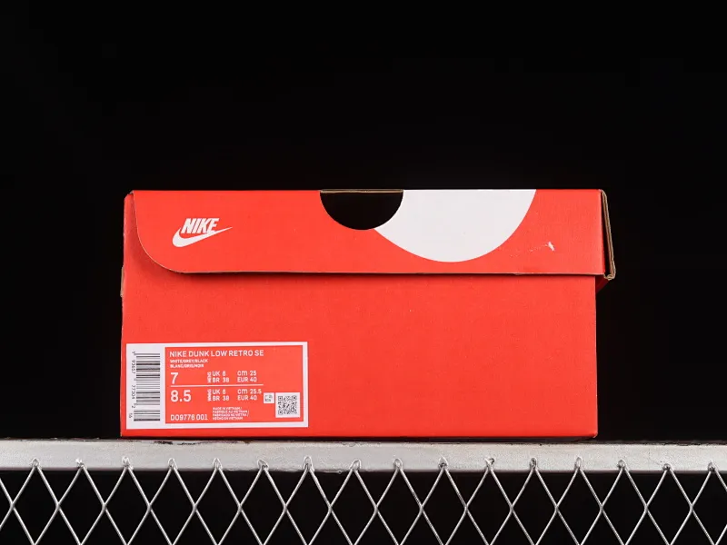 All categories Nk SB Dunk series Nk SB Dunk Low low-top sneakers Nk Dunk Low black dust color SB smashed backboard fashion casual sneakers DO9776-001
